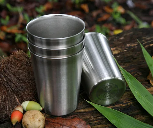 Vista 2 de Vasos de acero inoxidable pesado de alta calidad para niños y niños pequeños. Paquete de 4 unidades seguras sin montura de 8 onzas