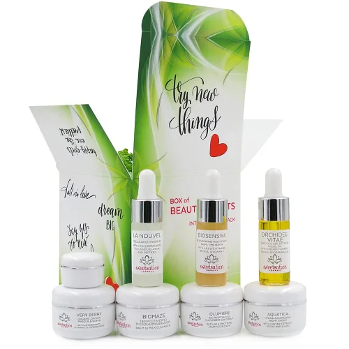 Vista 2 de YUNASENCE Caja de Secretos de Belleza. Colección de viaje de 8 productos clave. Suero de ácido hialurónico facial, aceite facial, suero