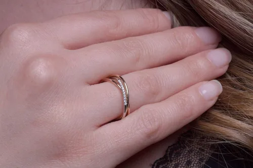 Vista 2 de Elegante joyero Anillo Trinity de 11 diamantes para mujer en oro macizo 9k, 14k y 18k, anillo de oro tricolor con diamantes, tres colores oro banda