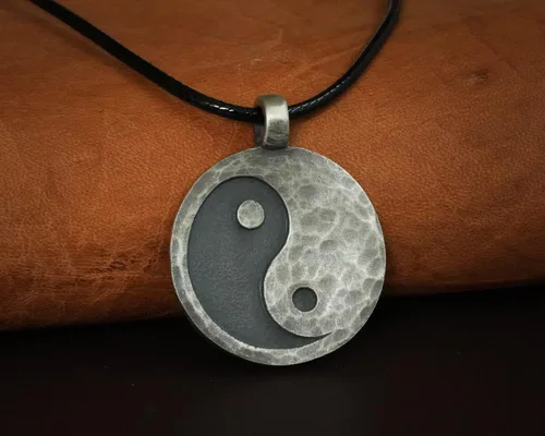 Vista 3 de Collar Yin Yang para hombre, joyería colgante de alta calidad de aspecto antiguo, regalos de Yin Yang, joyería vikinga para hombres
