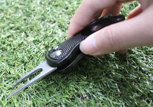Vista 3 de Juego de herramientas Divot de marcador de pelota de golf Herramientas de reparación de Divot conmutables (marcadores de calavera)