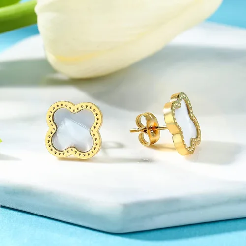 Vista 4 de Juego de trébol de la suerte chapado en oro de 18 quilates pulseras aretes collar colgante para mujer joyería simple regalo para mujeres y niñas