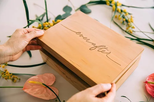 Vista 2 de Ever After - Caja de madera para recuerdos [regalos personalizados, aniversario, boda, memoria]