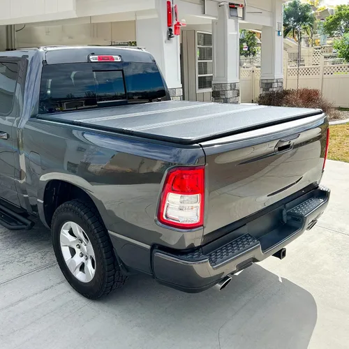 Vista 8 de YITAMOTOR - Funda rígida de triple pliegue para tonneau de camioneta de 5.8 pies, compatible con GMC Sierra 1500 y Chevy Silverado 2007 al 2013