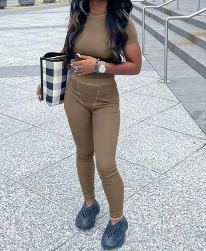 Vista 4 de Conjunto deportivo acanalado casual de 2 piezas para mujer, manga corta, cuello redondo y leggings elásticos de cintura media