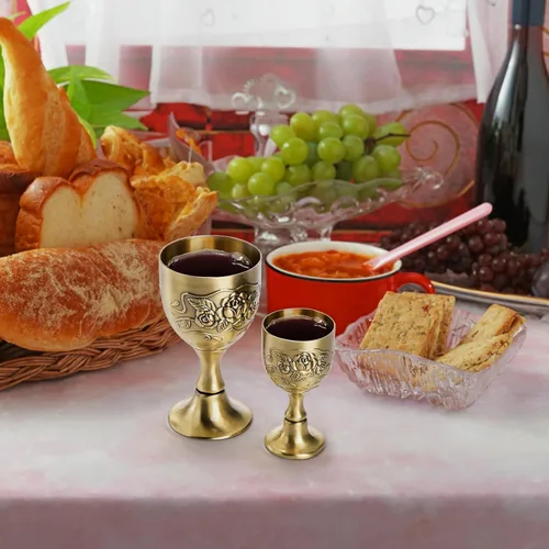Vista 7 de DEAYOU Paquete de 2 mini copas de cáliz vintage, copa de comunión dorada en relieve de flores, apta para alimentos, resistente copa de vino de latón
