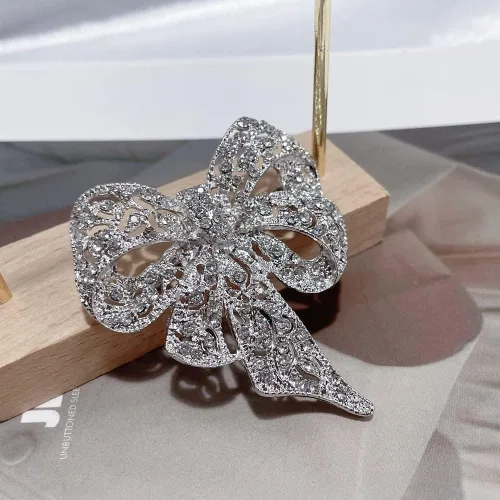 Vista 6 de Broches vintage con nudo de lazo grande y brillantes, broches de solapa, broche de cinta clásico para mujeres y niñas, vestidos delicados, camisa