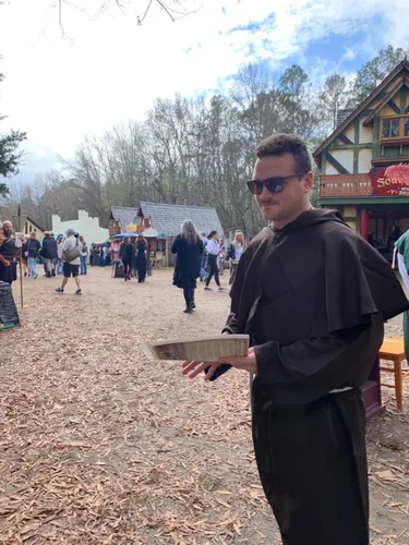 Vista 6 de UQJE Bata de monje renacentista de 4 piezas, bata de cultista para Halloween, disfraz de fraile para hombre y adulto