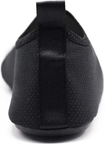 Vista 5 de Valennia Zapatos de agua para hombre y mujer, sin cordones, de secado rápido, ligeros, calcetines acuáticos para playa, natación, yoga, deportes al