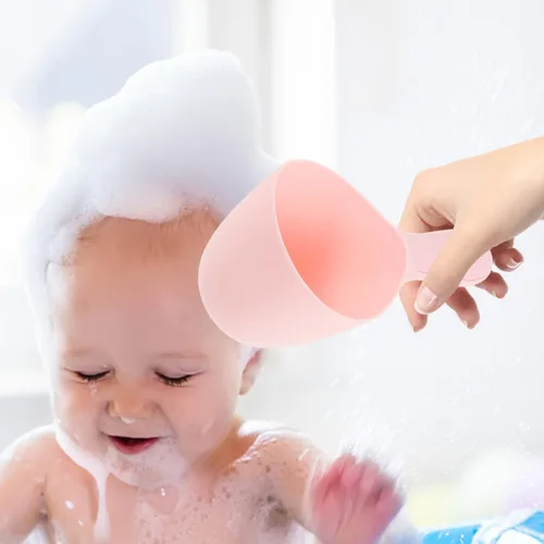Vista 4 de Paquete de 3 cucharones de agua de plástico de 7.08 x 4.13 x 3.93 pulgadas, tazas de agua multiusos para baño, cabello, champú y cocina, diseño