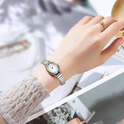 Vista 5 de BOFAN Relojes pequeños de oro para mujer, relojes de pulsera de cuarzo de fácil lectura con banda de expansión de acero inoxidable, resistente al