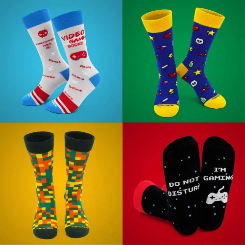 Vista 4 de PopCrew Power Socks Calcetines retro de videojuegos Divertidos calcetines de vestir novedosos para juegos, regalo para hombres y mujeres, unisex