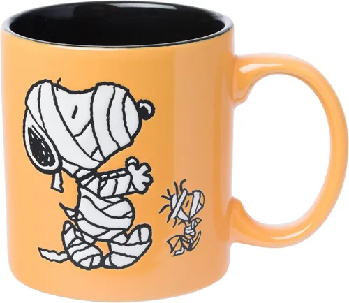 Vista 4 de Silver Buffalo Peanuts Featuring Snoopy Racing Team Finish Line 3D Sculpted Handle Ceramic Mug, 20 Ounces