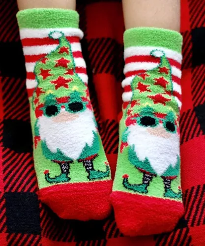 Vista 6 de Jefferies Socks girls Holiday Gnome Fuzzy Slipper Non-skid 2 Pack