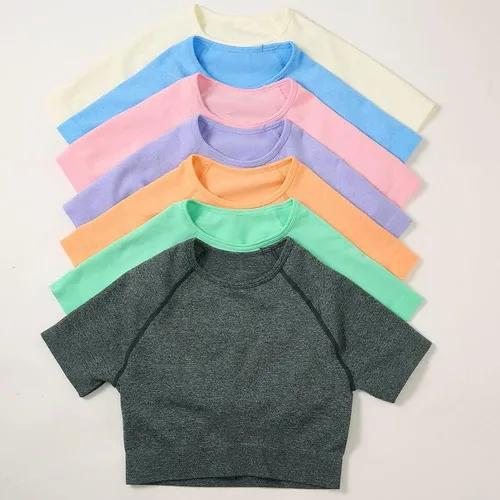 Vista 6 de Conjuntos de 2 piezas sin costuras para yoga y entrenamiento - con ombliguera de manga corta y pantalones cortos de tiro alto para correr