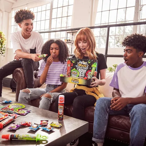 Vista 8 de Brain Blasterz Paquete variado de caramelos súper ácidos MEGA, caja de caramelos ácidos con 22 piezas, caramelos navideños, paquete variado