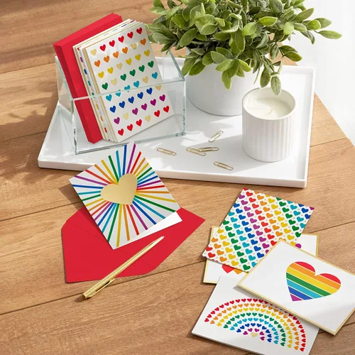 Vista 2 de Hallmark Surtido de tarjetas en blanco, corazones arcoíris (24 tarjetas con sobres)