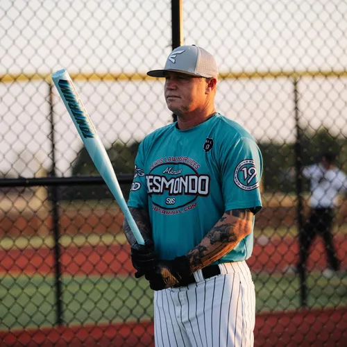 Vista 7 de Easton Easton 2025 Tantrum Slowpitch Softball Bat USSSA 12.75" Barrel Loaded 1 Pc. Composite Multiple Sizes