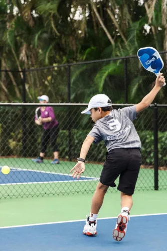 Vista 4 de Gamma Fusion Pickleball Paddle, USAPA Approved Pickleball Paddles, 8" Fiberglass Face, Boosts Hit Potential for Beginners & Intermediate Players