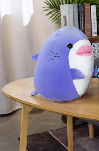 Vista 4 de Almohada suave de peluche de tiburón morado de 12.9 pulgadas, lindo peluche de tiburón para niños