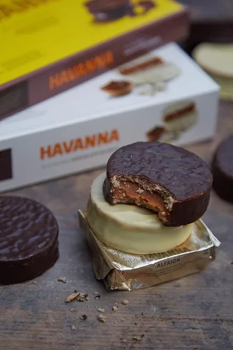 Vista 8 de Alfajor Chocolate Mixto y Chocolate Blanco - Caja 12 Alfajores