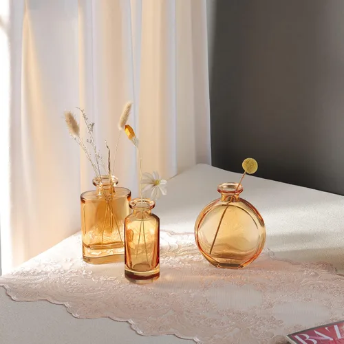 Vista 3 de Joeyan Juego de 3 jarrones de cristal ámbar – Florero decorativo rústico – Jarrón pequeño para botellas de centro de mesa para bodas, hogar