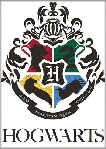 Vista 2 de Ata-Boy Harry Potter Hogwarts Crest 2.5" x 3.5" Imán para refrigeradores y casilleros Escudo de Hogwarts