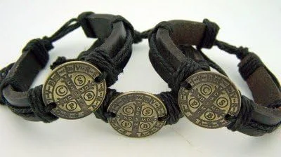 Vista 8 de CB - Pulsera de cuero de San Benito 3 unidades talla S M L tono bronce