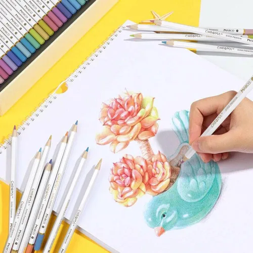 Vista 6 de Lápices de colores pastel Marco Chroma Manga Juego de 24 unidades en caja de metal; dureza 2B, suministros de dibujo profesional para niños