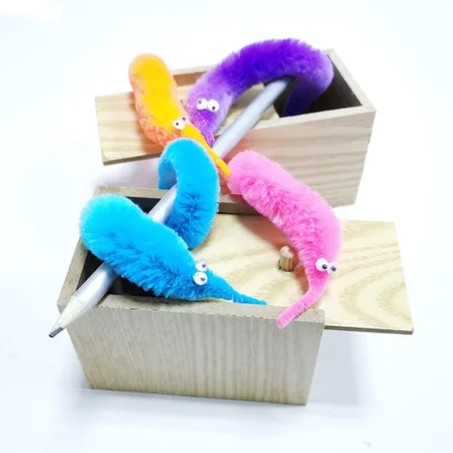 Vista 6 de SHENGSEN 12 piezas de gusanos peludos, gusanos en cuerda, juguete de truco a granel, recuerdos de fiesta para niños y gatos (6 colores)