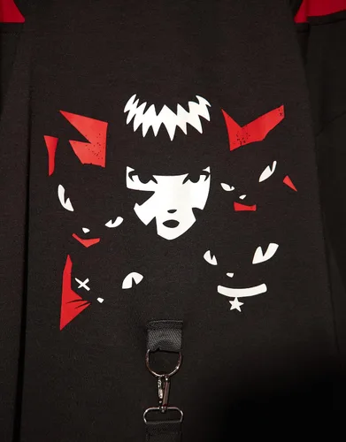 Vista 4 de Emily the Strange Disfraz de Halloween con capucha para niñas con estampado de club de malos gatitos negros