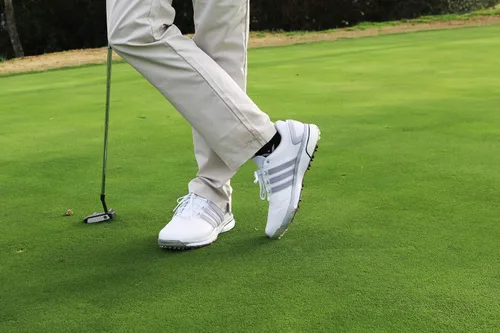 Vista 4 de Swiftwick - Performance Zero (3 pares) calcetines para correr y golf, acolchados que no se ven