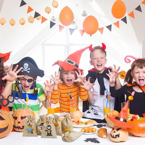 Vista 5 de LOKIPA 36 bolsas de regalo de arpillera de Halloween con cordón pequeñas bolsas de yute para niños y adultos, suministros de fiesta