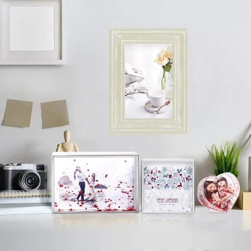 Vista 8 de Marco de Fotos de Purpurina Líquida de Mejores Amigos de Acrílico Flotante Personalizado con Efecto de Globo de Nieve Lindo Marco Familiar de Pareja