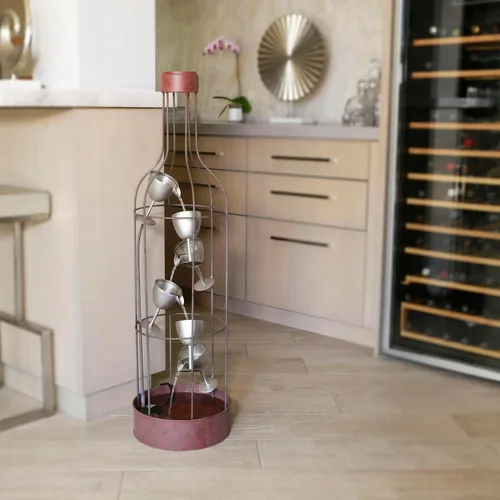 Vista 2 de Alpine Corporation IPS210 Fuente de agua ecléctica rústica con forma de botella con copas de vino escalonadas, 44 pulgadas, marrón