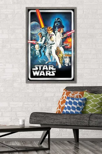 Vista 2 de Star Wars: A New Hope - Póster clásico de pared, 34 pulgadas de largo x 22.4 pulgadas de ancho, versión enmarcada de madera de granero Versión