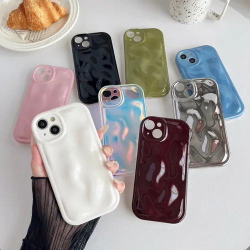 Vista 2 de Caseative Funda para iPhone 13, color negro Suavidad de la galjanoplastia de cromo del patrón de la burbuja del meteorito de la onda