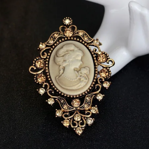 Vista 3 de JJTZX Gargantilla victoriana de encaje de terciopelo negro cameo gótico para mujer, collar y broche de regalo para ella, Terciopelo, No es una