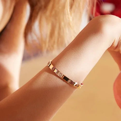 Vista 5 de RIMRIVA Gold Bracelets for Women 14K Gold Plated Friendship Bangle Bracelets Cubic Zirconia Stones Stainless Steel Bracelet Jewelry Love Christmas