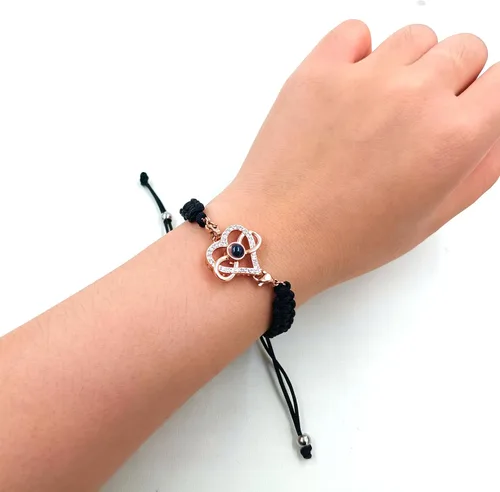 Vista 2 de Pulsera con texto en inglés "I Love You" en 100 idiomas, pulseras de proyección de corazón, cuerda trenzada ajustable, regalos de amor para mamá