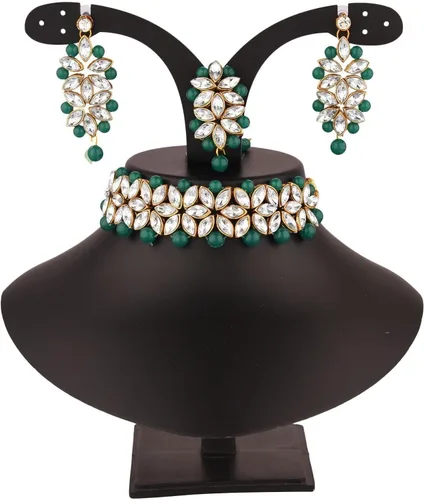 Vista 7 de Efulgenz Indian Jewelry Crystal Choker Faux Pearl Floral Necklace Earrings Maang Tikka Bollywood Wedding Bridal Jewelry Set for Women