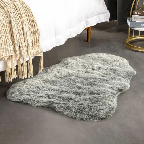 Vista 2 de Ashler HOME DECO Funda de piel sintética de zorro suave para silla, alfombra para dormitorio, suelo, sofá, sala de estar, verde y blanco, 2 x 2.8