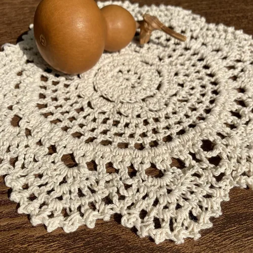 Vista 4 de Hsvanyr Juego de 2 posavasos redondos de algodón con diseño floral, color beige para mesa de comedor