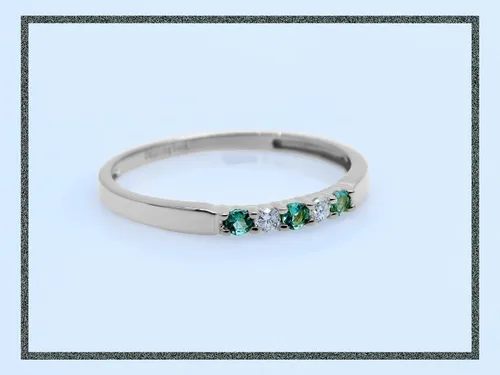 Vista 4 de Dazzlingrock Collection Piedra preciosa redonda alternativa con anillo de boda de 5 piedras de diamante blanco para mujer