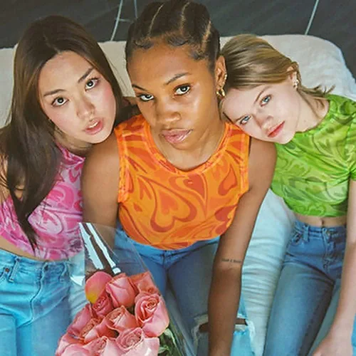 Vista 2 de Camiseta corta de malla Y2k para mujer sexy con estampado de ondas de corazón transparente y bonitas sin mangas de verano