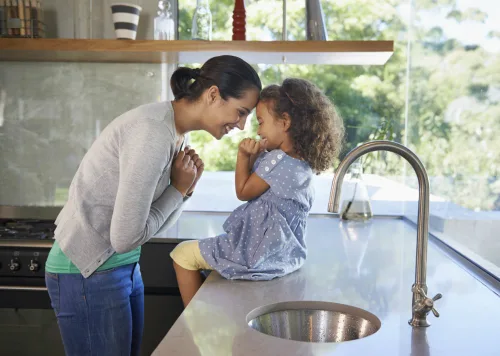 Vista 5 de Sellador de lechada, cerámica y porcelana, fórmula a base de agua para protección contra manchas [galón/128 onzas]