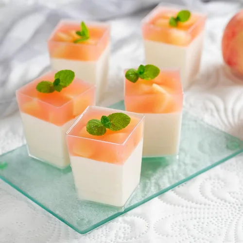 Vista 5 de 50 tazas de postre de 5 onzas con tapas y cucharas, tazas cuadradas de plástico para postres de parfait transparente, mini cuencos para degustación