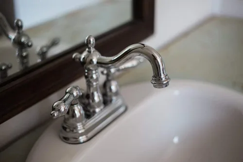 Vista 10 de Kingston Brass KB1601AL Heritage - Grifo de lavabo central de 4 pulgadas con manija de palanca de metal, cromo pulido