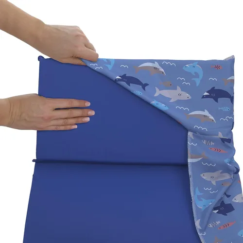 Vista 3 de Everything Kids - Sábana para siesta preescolar preescolar con diseño de tiburón, pescado, azul océano y gris