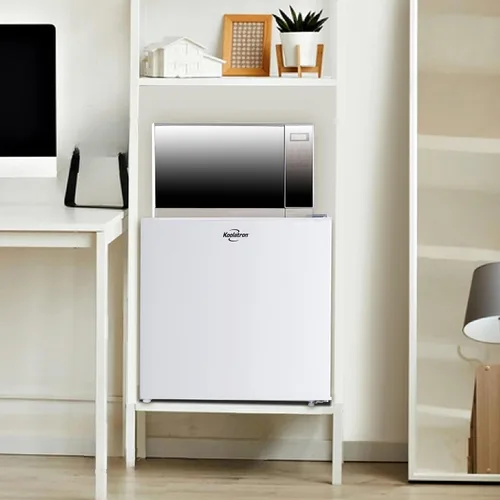 Vista 2 de Koolatron - Refrigerador compacto de 1.7 pies cúbicos + combo de microondas de 700 W: incluye nevera/congelador de encimera con parte trasera plana